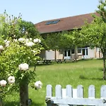 Domaine Pyrenees Passions - De Charmes & Caractere Nyaraló Estadens
