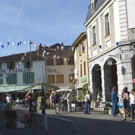 Domaine Pyrenees Passions - De Charmes & Caractere