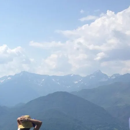 Pyrenees Passions - De Charmes & Caractere *