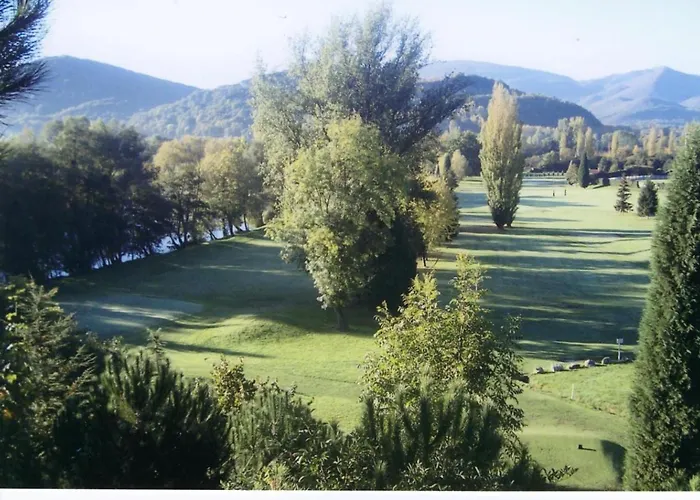 Domaine Pyrenees Passions - De Charmes & Caractere