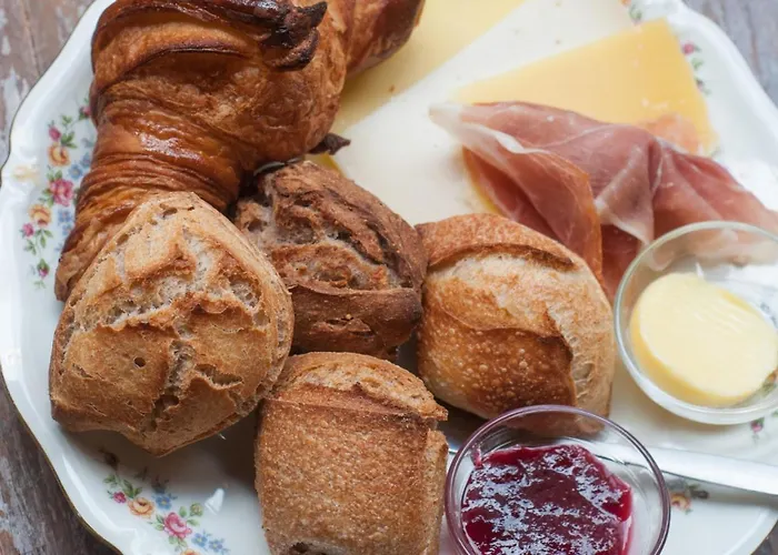 Domaine Pyrenees Passions - De Charmes & Caractere