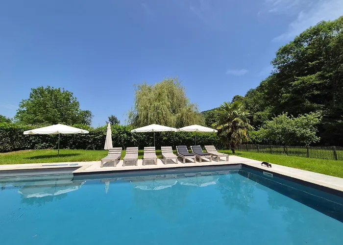 Domaine Pyrenees Passions - De Charmes & Caractere